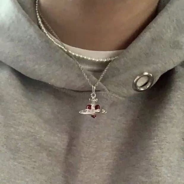 비비안웨스트우드 디아망떼 목걸이 구매합니다