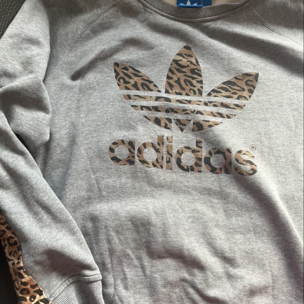 아디다스 레오파드 맨투맨