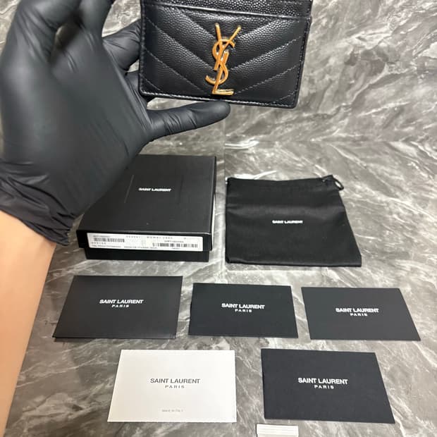 입생로랑 그랑 드 뿌드르 마틀라세 카드지갑