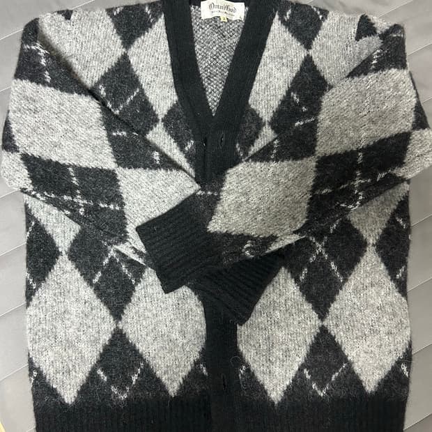 옴니갓 아가일패턴 가디건 판매합니다