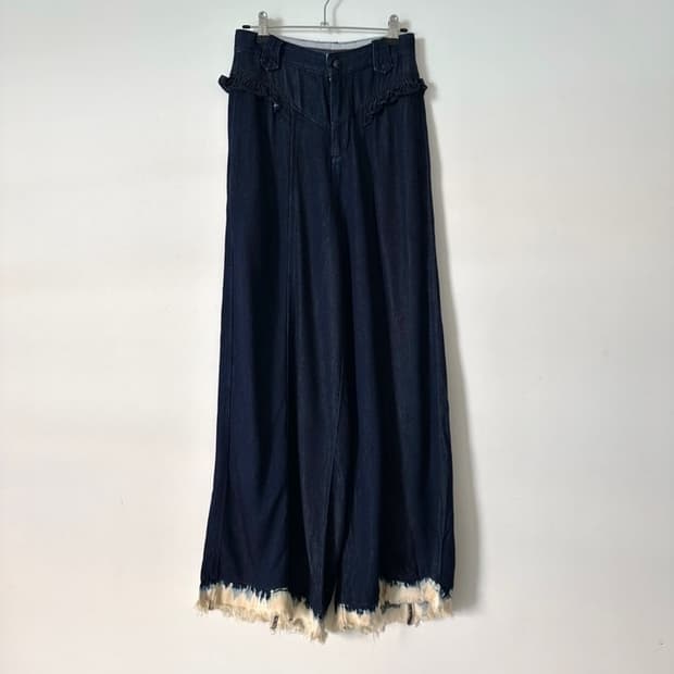 West frill detail pants