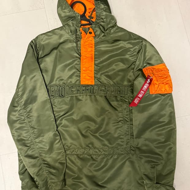 알파인더스트리 아노락 L 팝니다.