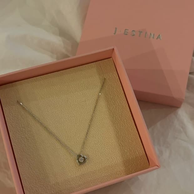 제이에스티나 목걸이
