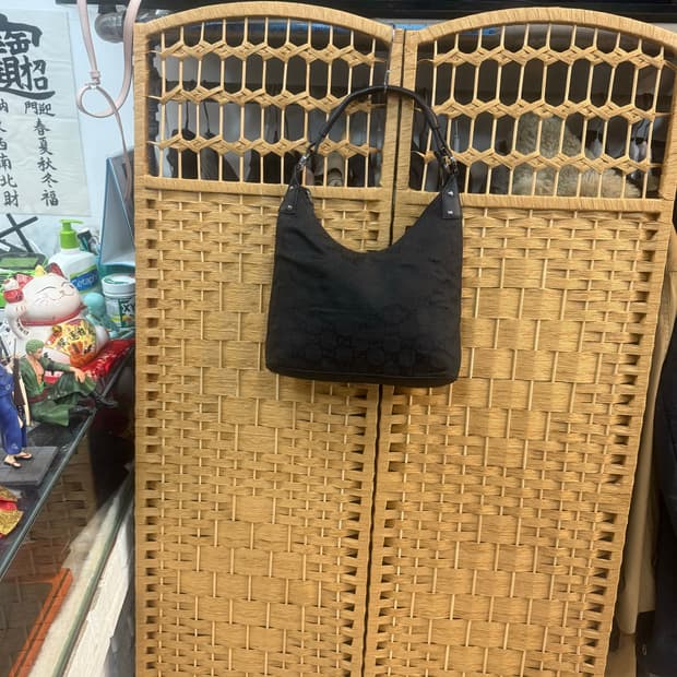 정품 구찌 GG 나일론 호보백 팝니다