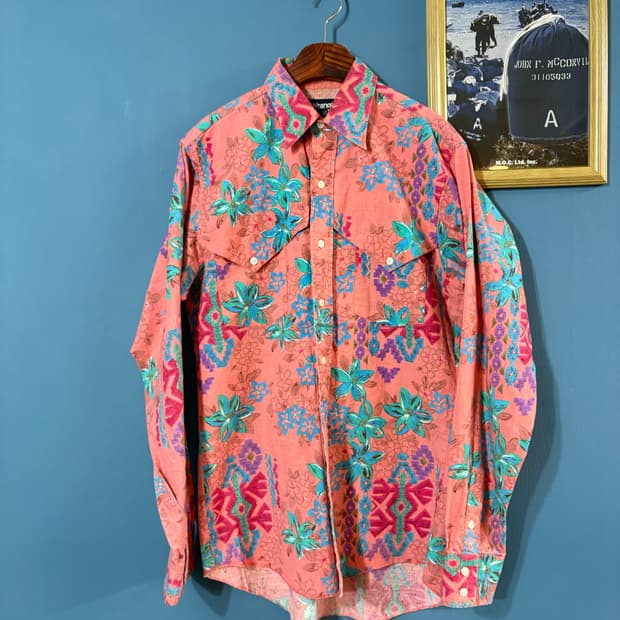 90‘s Wrangler Aztec pattern Shirt.