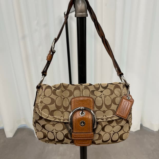 Coach Front Pocket Beige Solder Bag