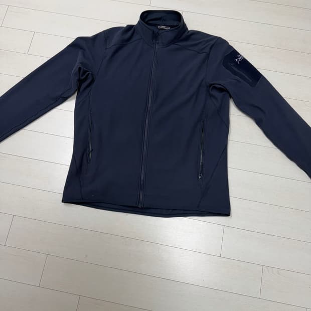 아크테릭스 델타 LT   L 사이즈  블랙사파이어 상태 좋아요  상태 9