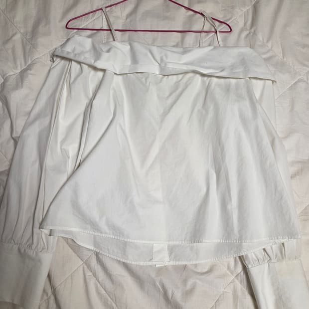 자라 오프숄더티 L