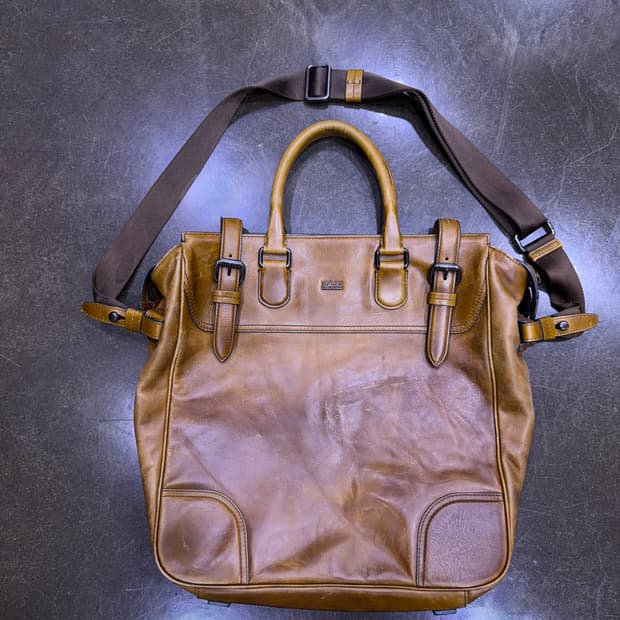 휴고보스 브라운 레더 가죽 빅토트 서류 가방 크로스백