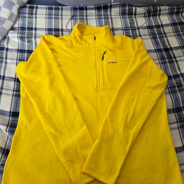 파타고니아 구형 R1 풀오버 XXL 사이즈 옐로우