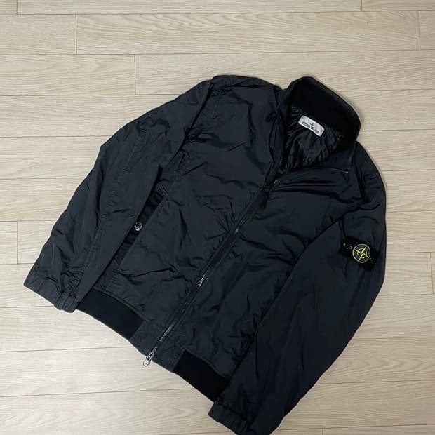 [ M ] 25ss 스톤아일랜드 크링클랩스 블랙 바람막이 새상품급