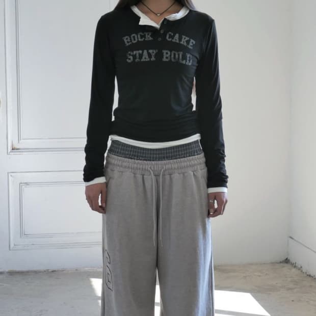 락케이크 Classic Henly Neck Top - Black 