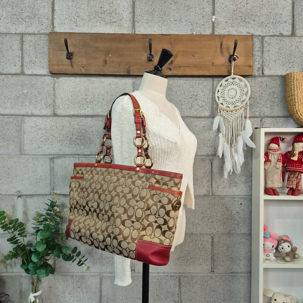 코치 시그니처 숄더백