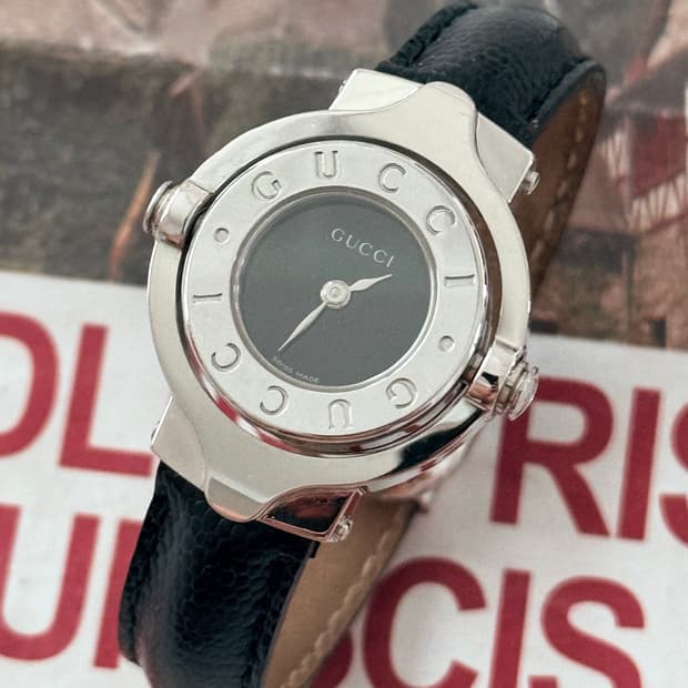 Gucci 구찌 쿼츠 6600L 턴페이스 블랙 다이얼 래더 워치(1997