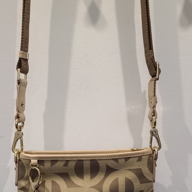 루이까또즈 모노그램 크로스백 