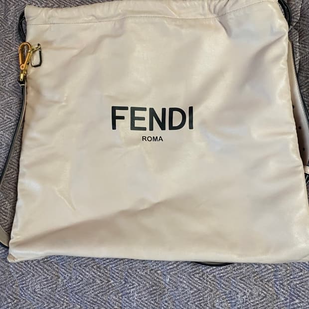 펜디 로마 아이보리 가죽 가방