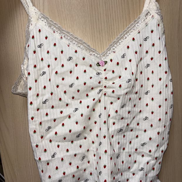 빅토리아 시크릿 딸기 나시탑