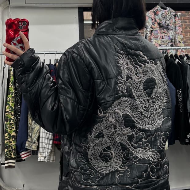 카라쿠리 타마시 오리엔탈 드래곤 패딩