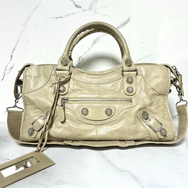 [A 정품] 발렌시아가 시티 모터백 파트타임 아이보리