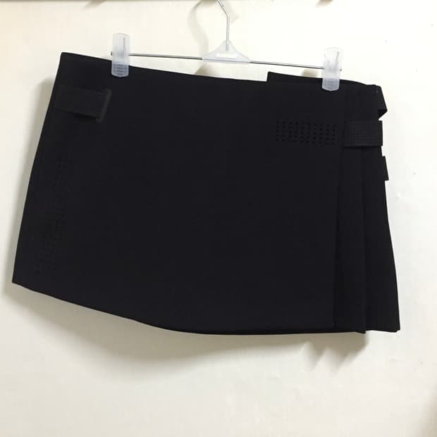 혜인서 플리츠 랩 스커트 Pleated Wrap Skirt