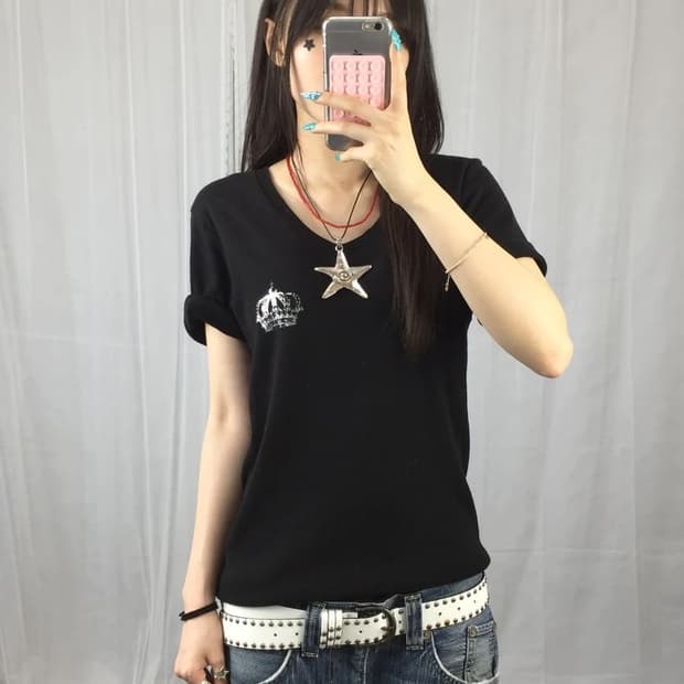 JPN Y2K Gothic V Neck Graphic Tee