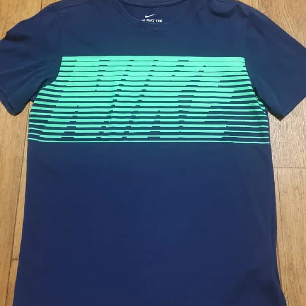 나이키 반팔티 90 사이즈입니다