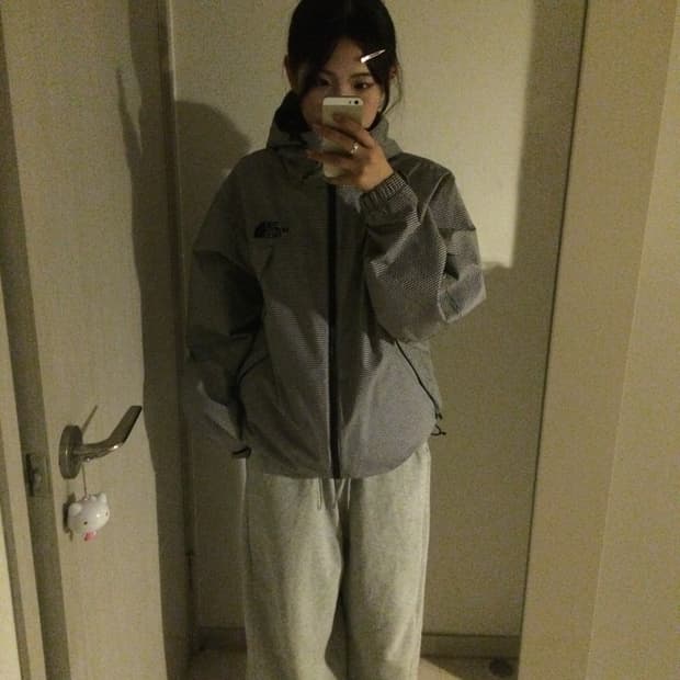 노스페이스 체크 바람막이