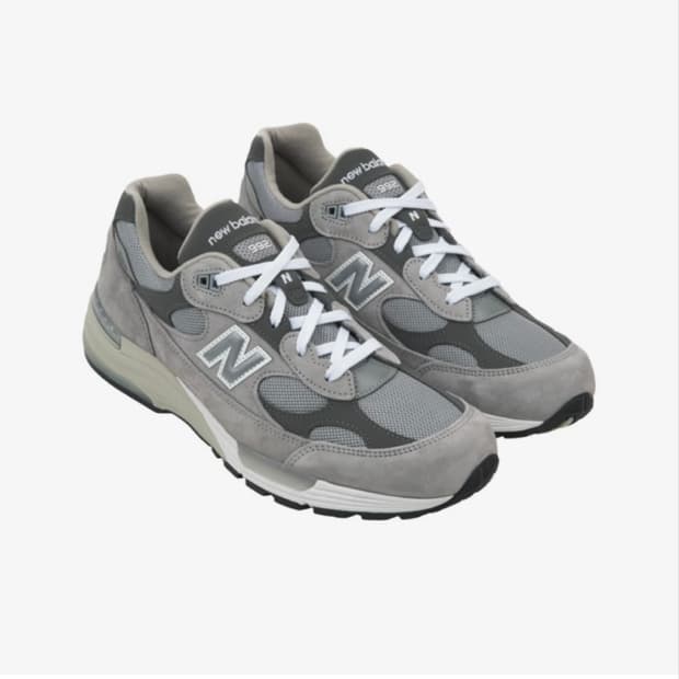 뉴발란스 992 메이드 인 USA 코어 그레이 실버 메탈릭 270