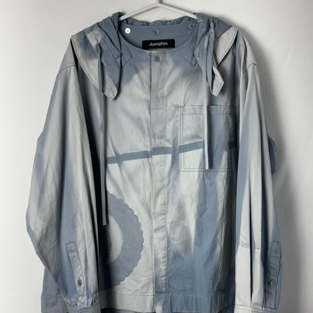 지용킴 블루 썬블리치 후드셔츠