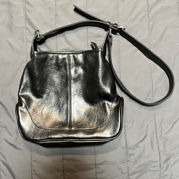 밀로 아카이브 쉘 레더 데이 백