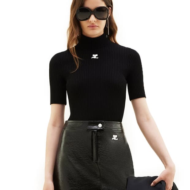 꾸레쥬 여성 리에디션 로고패치 모크넥 반팔 니트 블랙