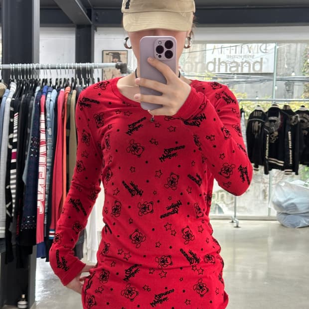 히스테릭글래머 퍽베어풀자수 루즈브이넥 니트롱슬리브