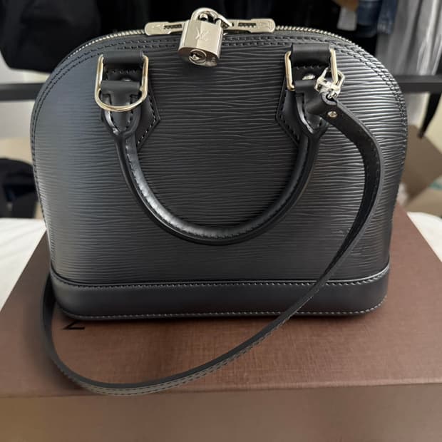 루이비통 anthrac nacre 색상 알마 에피백 알마bb 