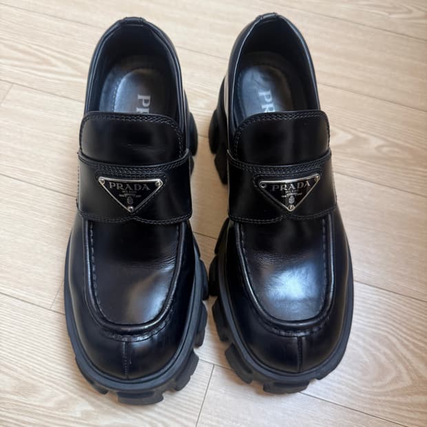 프라다 모놀리스 36