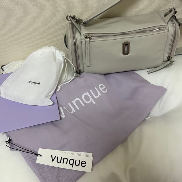 분크 퍼펙 멀티 포켓 숄더 S 아이보리 풀구성