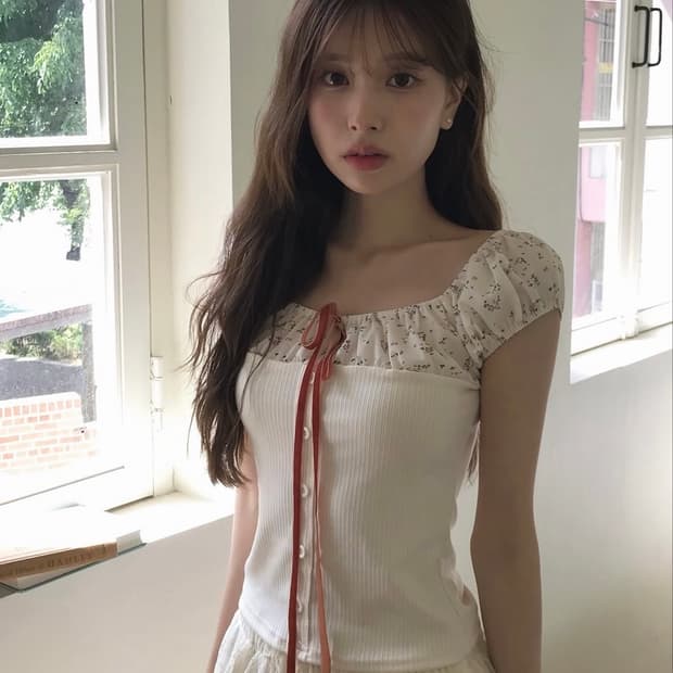 클라우드이모션 이젤리아 하프 플라워 오프 TOP