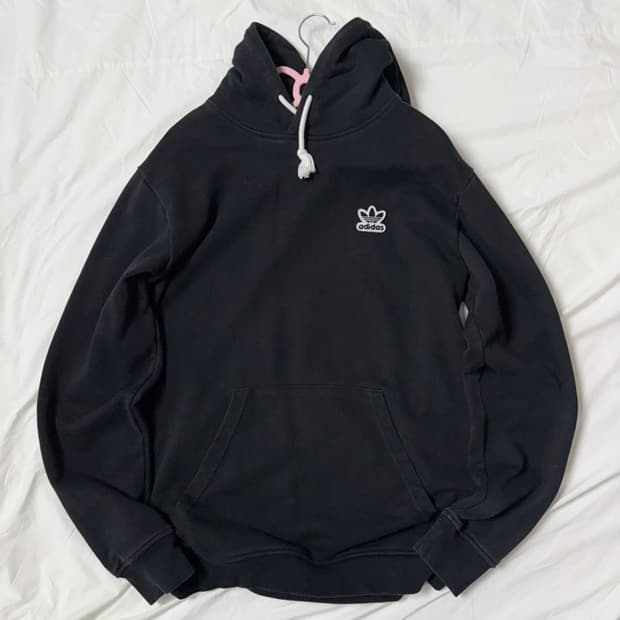 아디다스 블랙 패치 후드