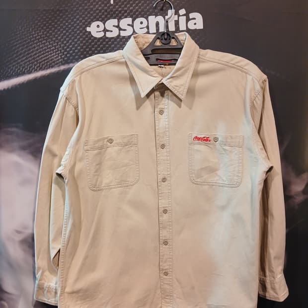 코카콜라 로고 셔츠 베이지