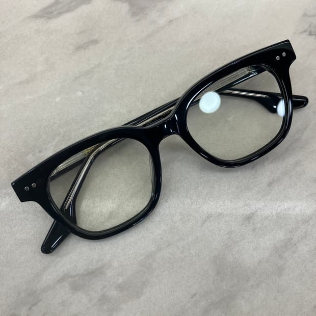 하츠 Hatz 블랙 웰링턴 메탈렉 뿔테 안경