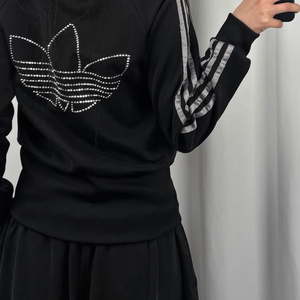 아디다스 글리터 로고 블랙 트랙탑 져지