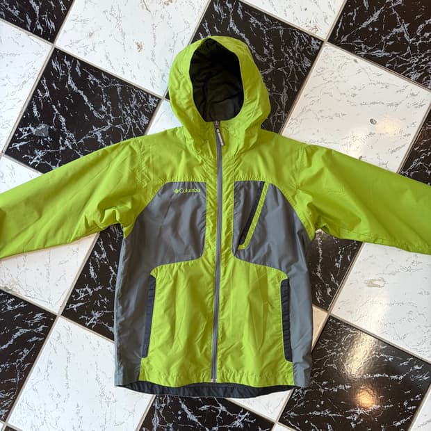 columbia windbreaker