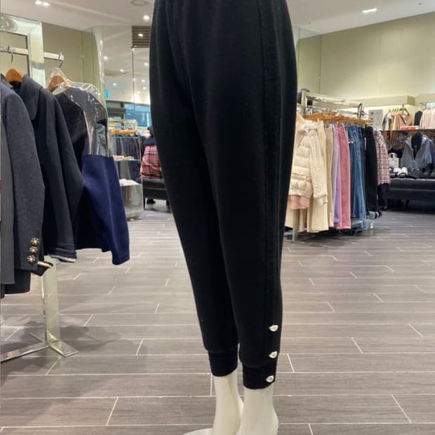 오즈세컨 O2nd 진주 버튼 디테일 니트 조거 팬츠  64-94사이즈