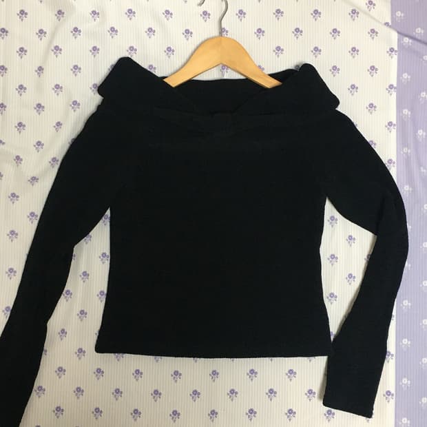 Off-Shoulder Bow Knit Top