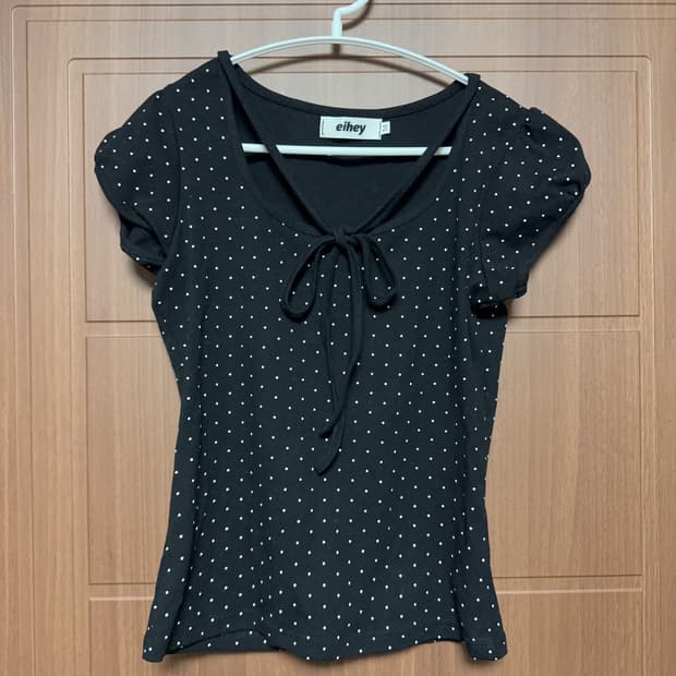 모리걸 하구미 에이블리 빈티지 블랙 도트 퍼프 끈 리본 반팔 블라우스