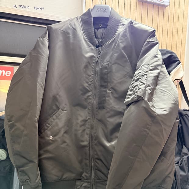 유니클로 +J ma-1 카키