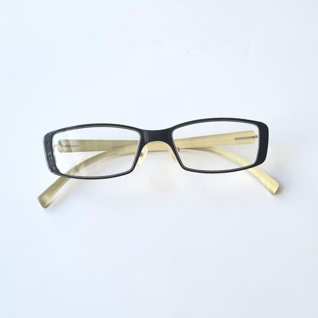 데드스탁 가볍고 착용감 좋은 스퀘어 안경테686