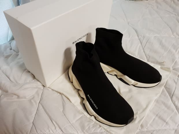 발렌시아가 스피드러너 17fw size 42c