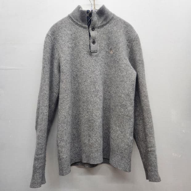 헤지스 로고 버튼넥 모 엘보패치 니트 100(M)