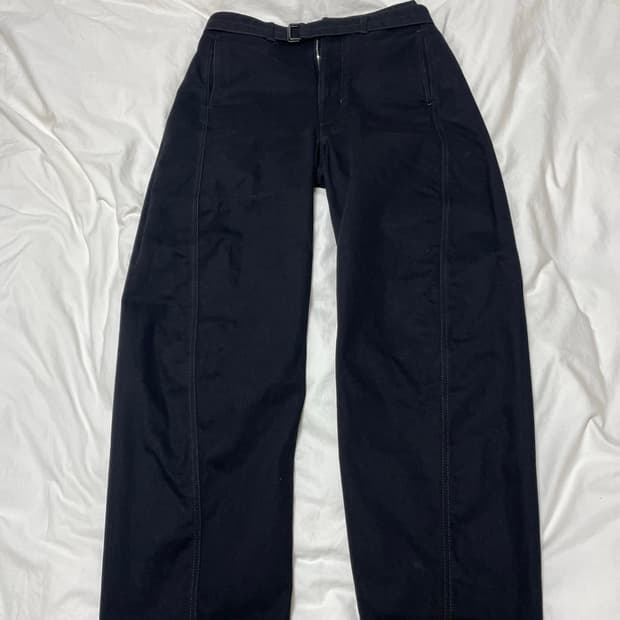 24SS 르메르 트위스트 데님 팬츠 블랙 PA326 LD1000 m사이즈