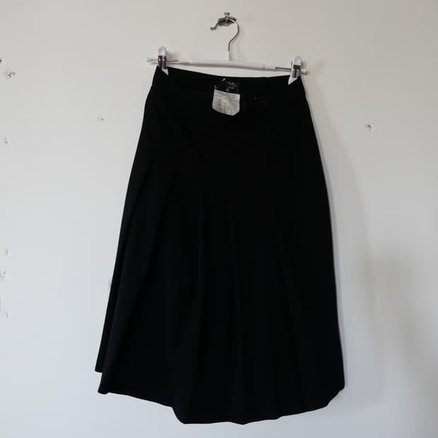 Chanel 80s pleated skirt
